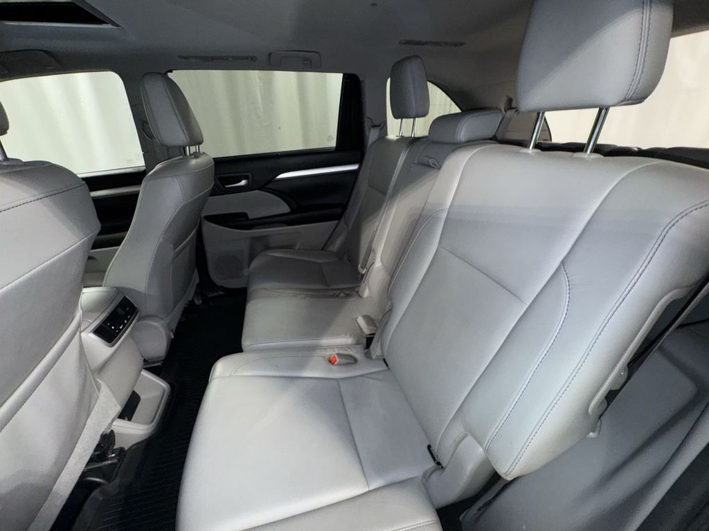 used 2018 Toyota Highlander car, priced at $23,700