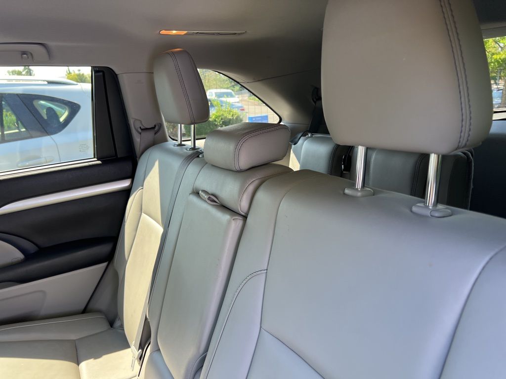 used 2018 Toyota Highlander car, priced at $24,655