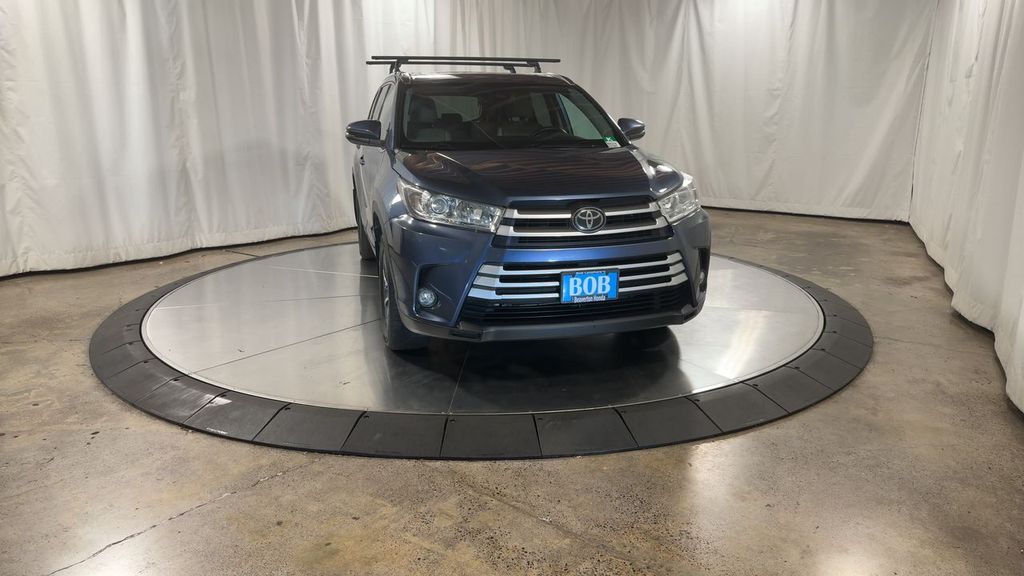 used 2018 Toyota Highlander car, priced at $23,700