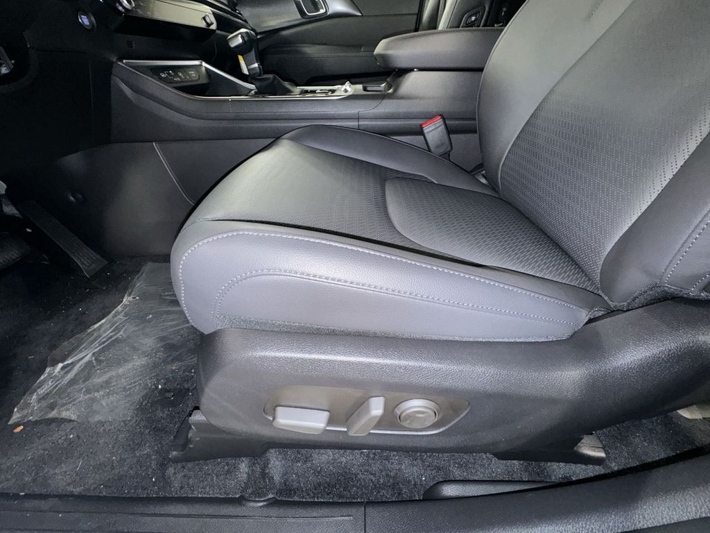 new 2025 Kia Carnival car, priced at $47,912