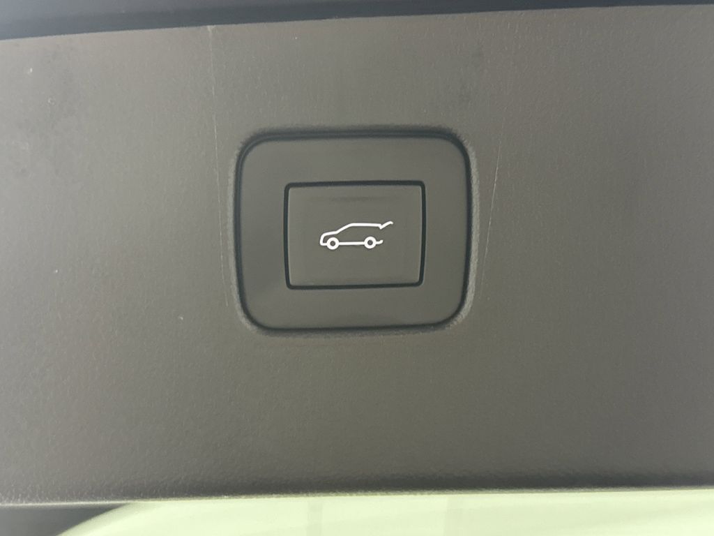 new 2025 Buick Envista car, priced at $29,570