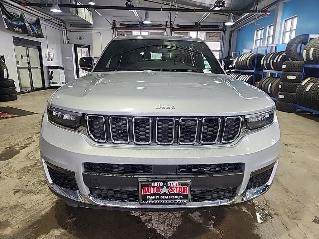 new 2024 Jeep Grand Cherokee L car, priced at $44,920