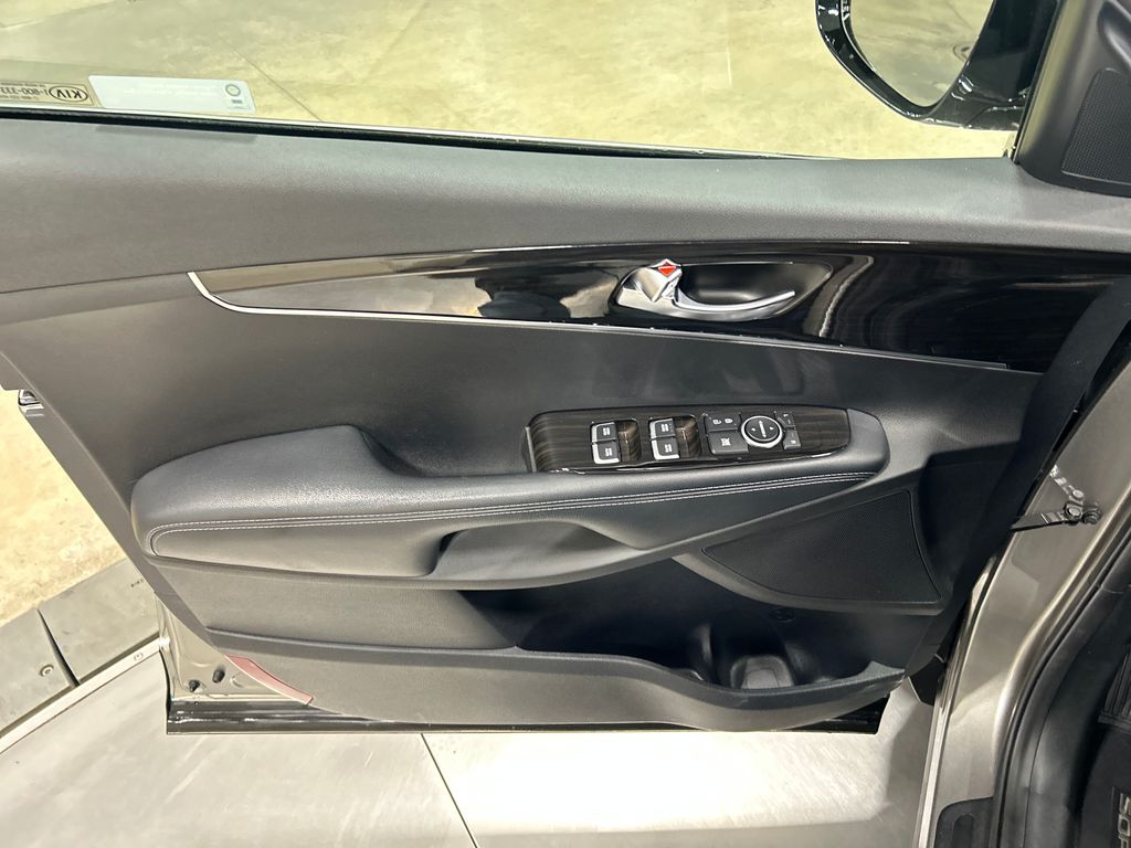 used 2019 Kia Sorento car, priced at $18,833