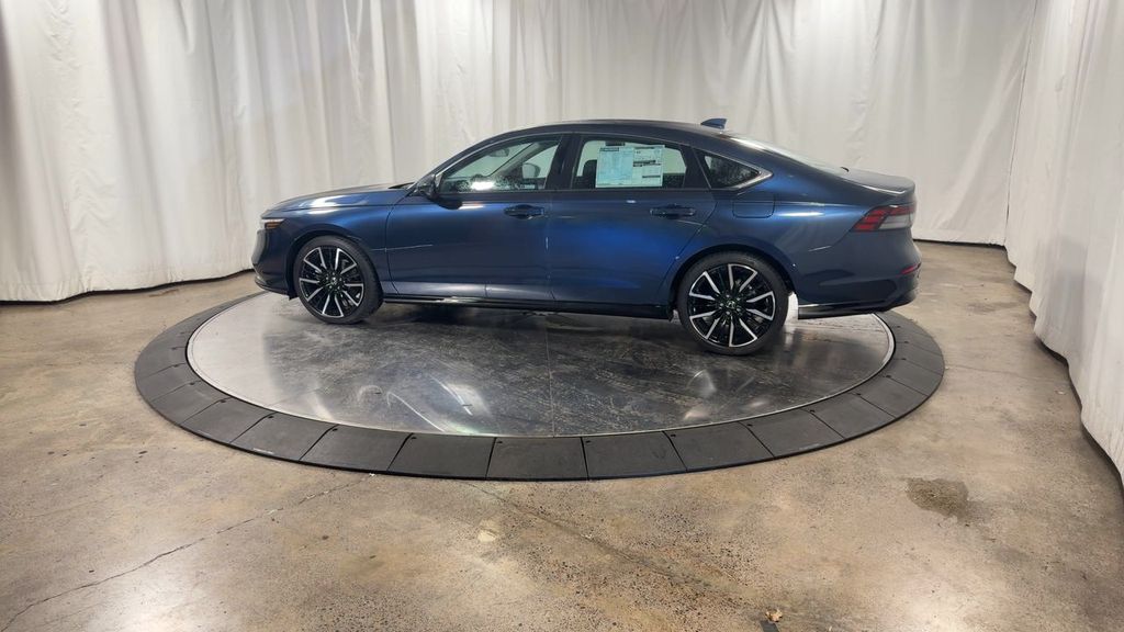 new 2025 Honda Accord Hybrid car, priced at $40,450