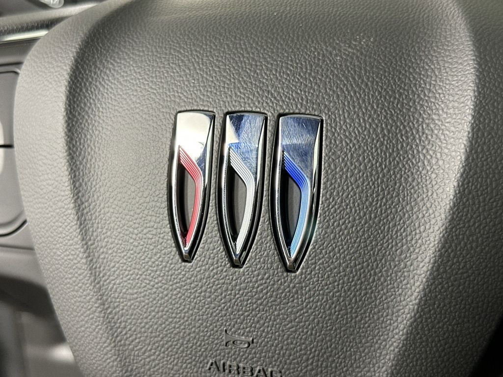 new 2025 Buick Envista car, priced at $27,285