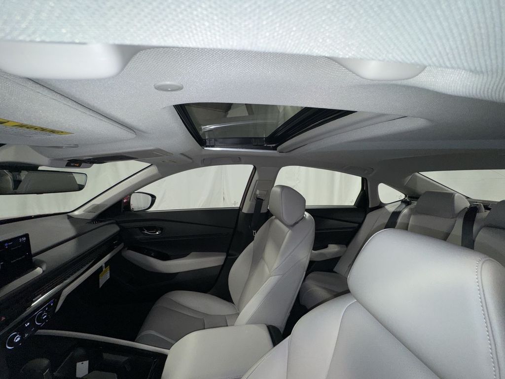 new 2025 Honda Accord Hybrid car, priced at $40,905