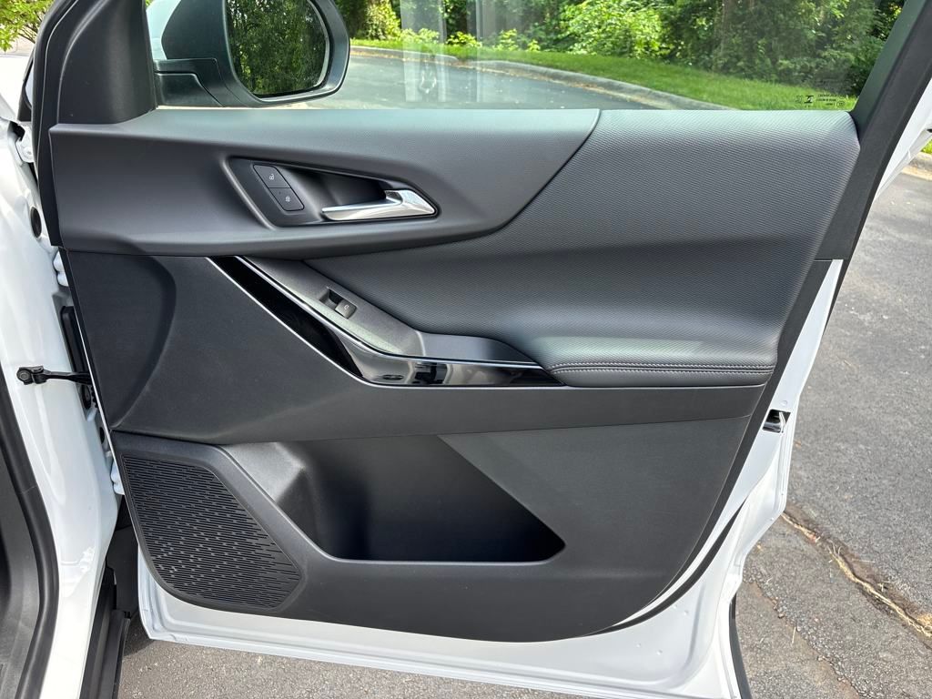 new 2026 Chevrolet Equinox car, priced at $32,595