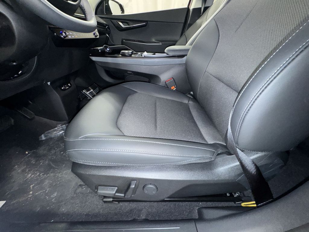 new 2025 Kia EV6 car, priced at $49,917