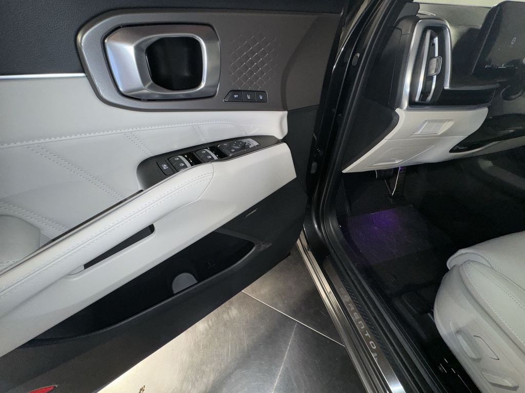 new 2025 Kia Sorento Hybrid car, priced at $47,682