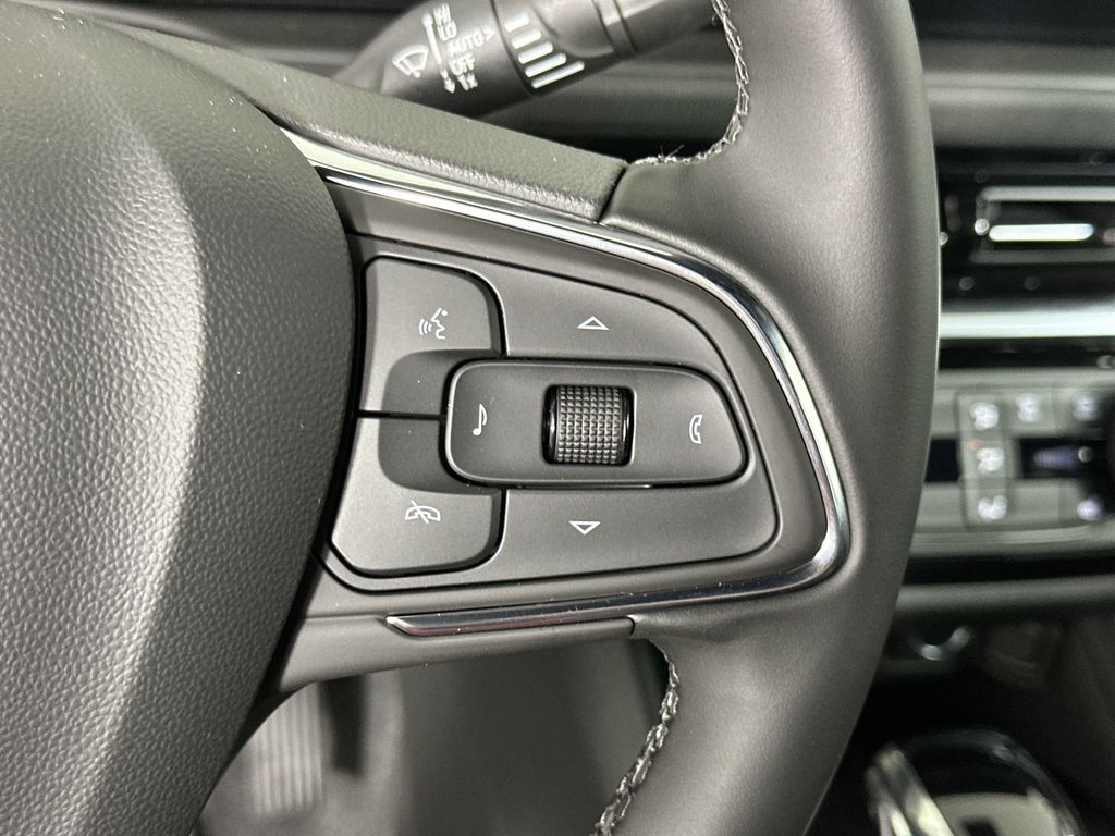 new 2025 Buick Envista car, priced at $30,065