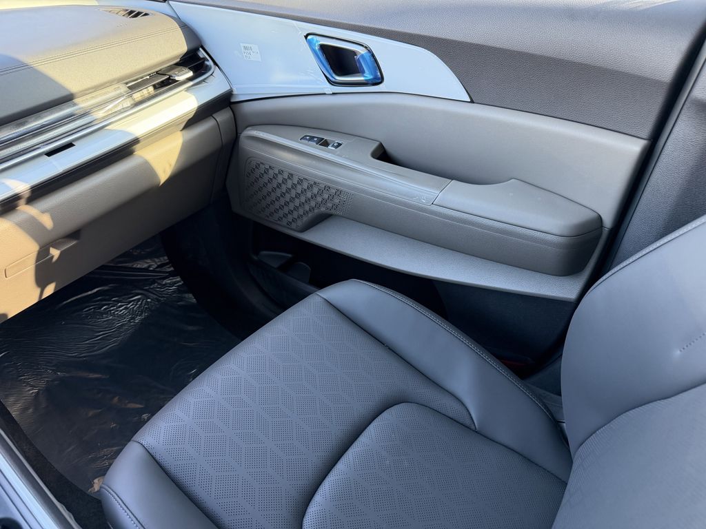 new 2026 Kia Carnival Hybrid car, priced at $38,702