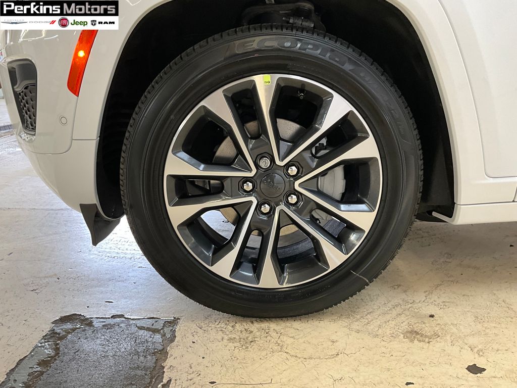 new 2025 Jeep Grand Cherokee car, priced at $59,332