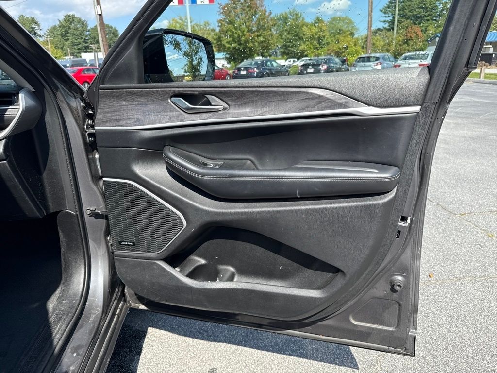 used 2021 Jeep Grand Cherokee L car, priced at $27,990