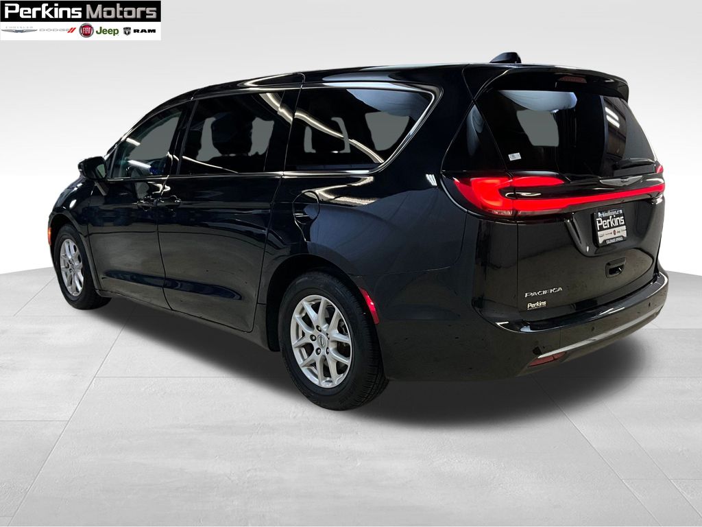 used 2024 Chrysler Pacifica car, priced at $29,492