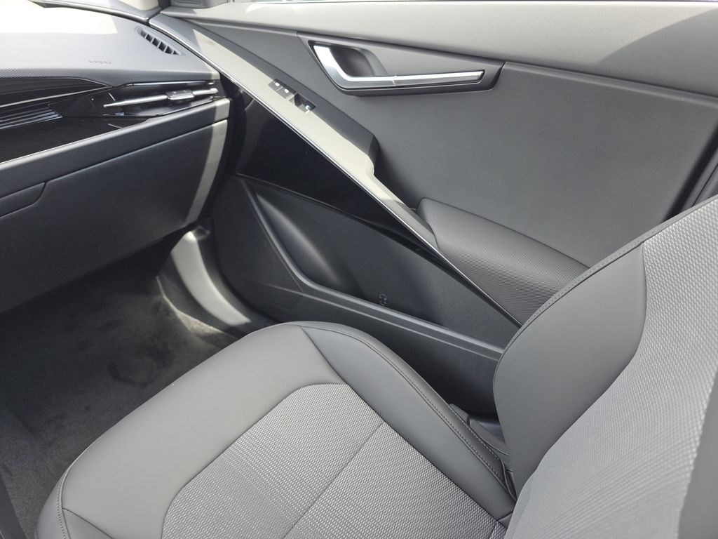 new 2025 Kia Niro car, priced at $30,220