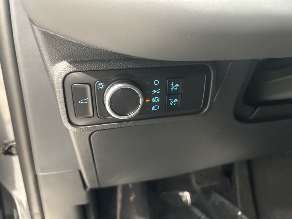 new 2025 Ford Explorer car, priced at $40,905