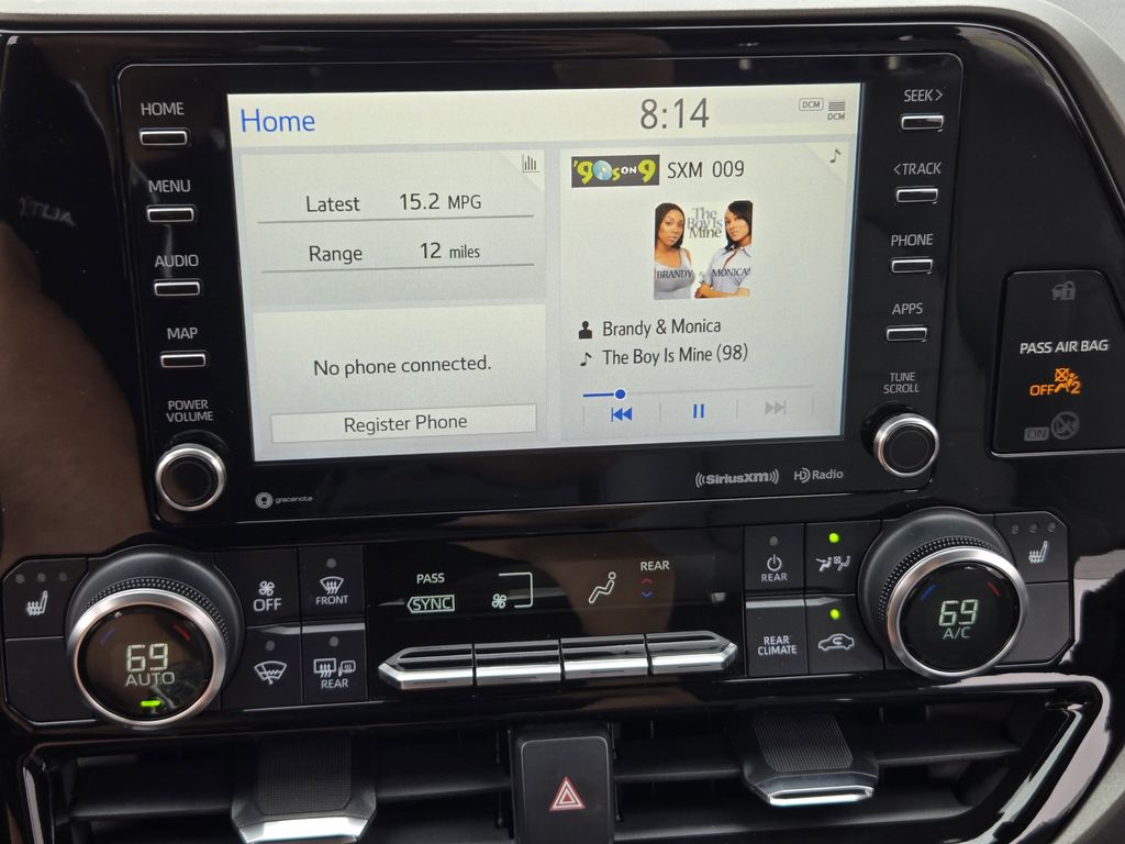 used 2022 Toyota Highlander car, priced at $35,572
