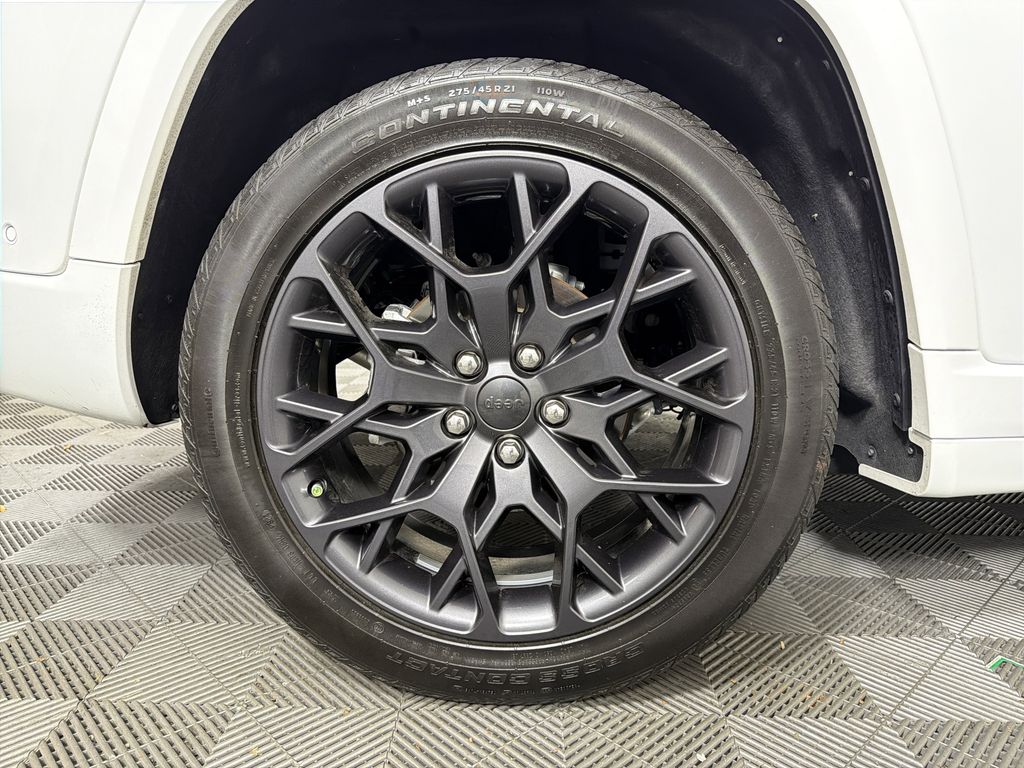 used 2025 Jeep Grand Cherokee car, priced at $53,195