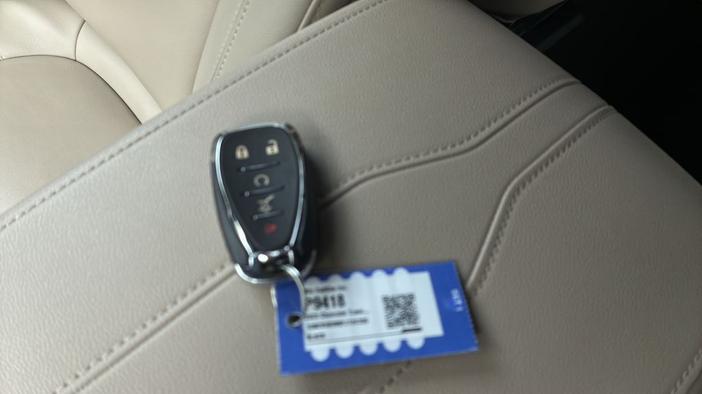 used 2023 Chevrolet Traverse car, priced at $33,900