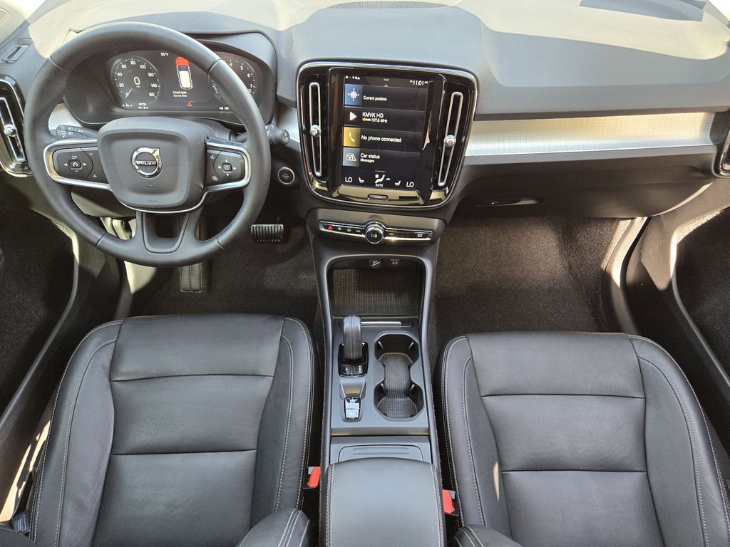 used 2021 Volvo XC40 car, priced at $22,862
