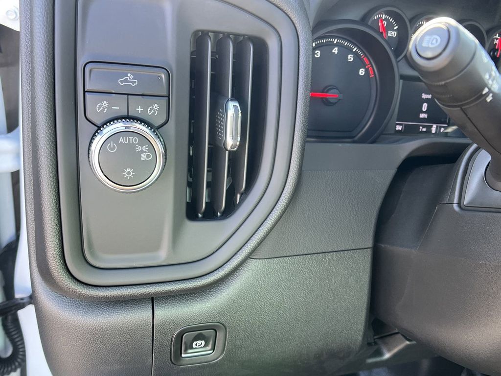 new 2025 GMC Sierra 2500HD car, priced at $47,489