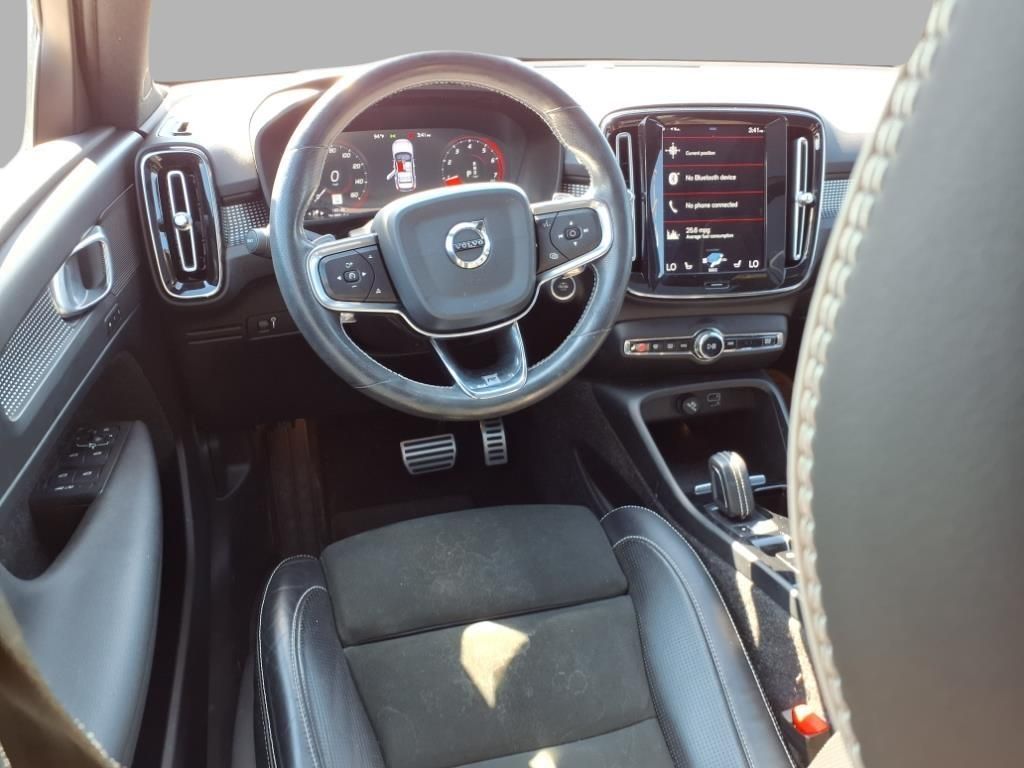 used 2019 Volvo XC40 car, priced at $18,111