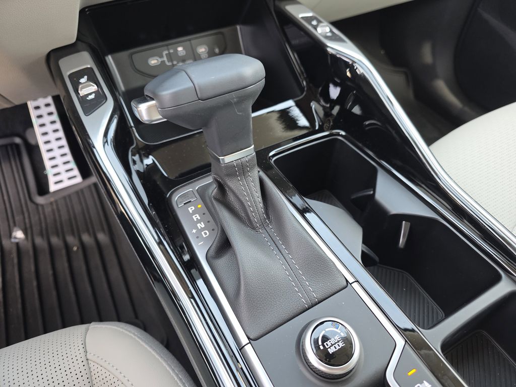 new 2025 Kia Sorento car, priced at $38,877