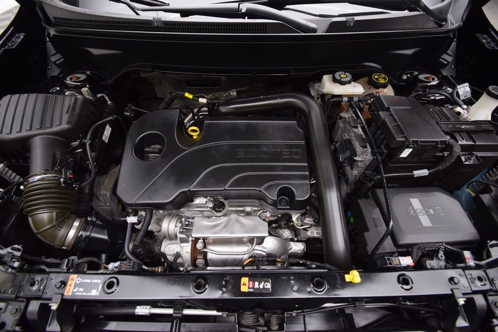 used 2023 Chevrolet Equinox car, priced at $17,800