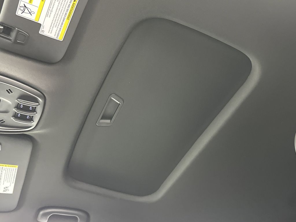 new 2025 Buick Envista car, priced at $29,374