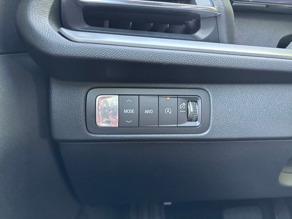 new 2025 Chevrolet Traverse car, priced at $44,695