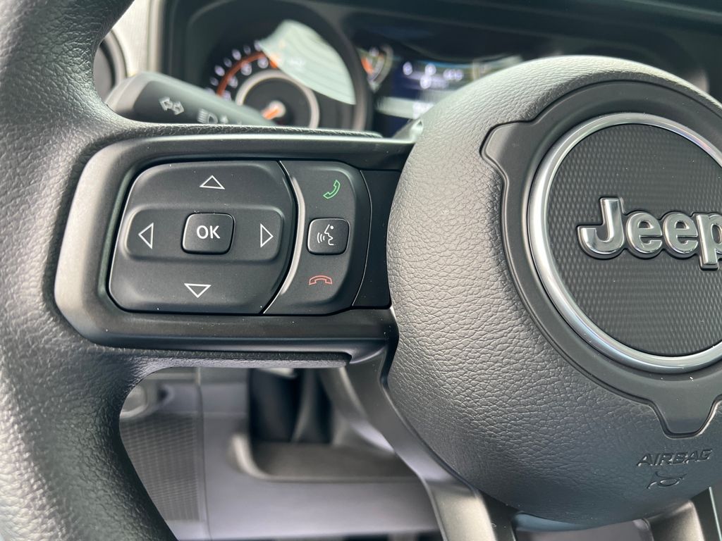 new 2025 Jeep Gladiator car, priced at $41,595