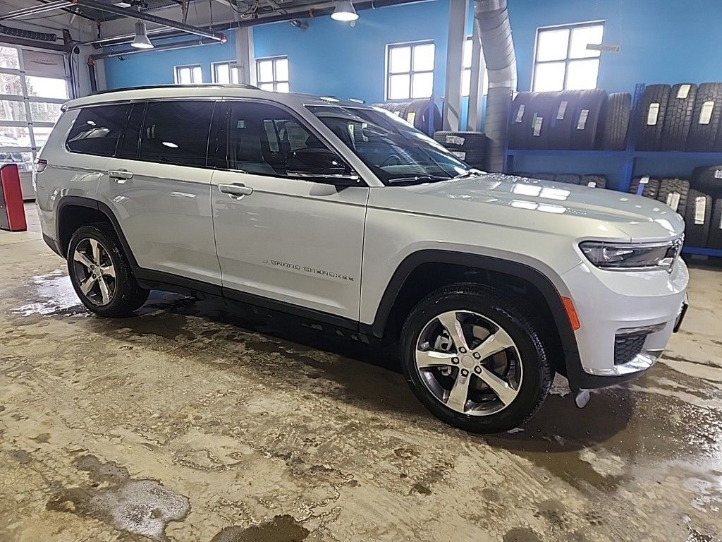new 2024 Jeep Grand Cherokee L car, priced at $44,920