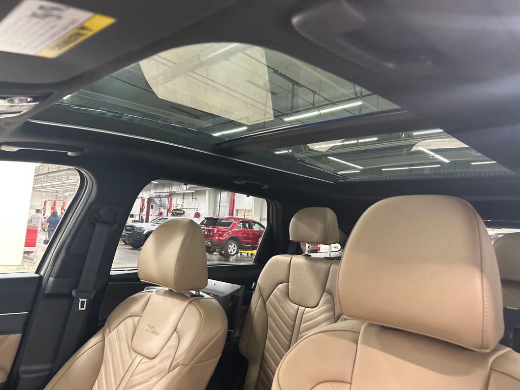 new 2025 Kia Sorento car, priced at $45,238