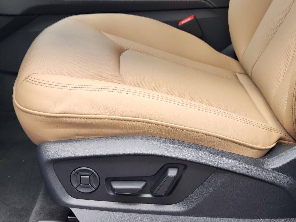 new 2025 Audi Q8 car, priced at $86,715