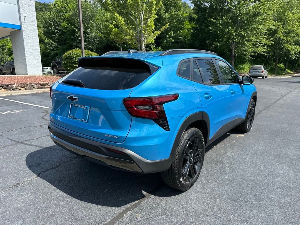 new 2025 Chevrolet Trax car, priced at $27,335