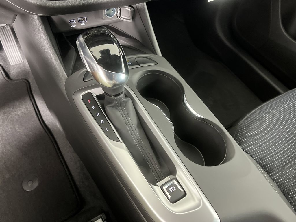 new 2025 Buick Envista car, priced at $25,190