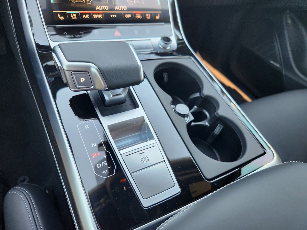 new 2025 Audi Q7 car, priced at $92,350