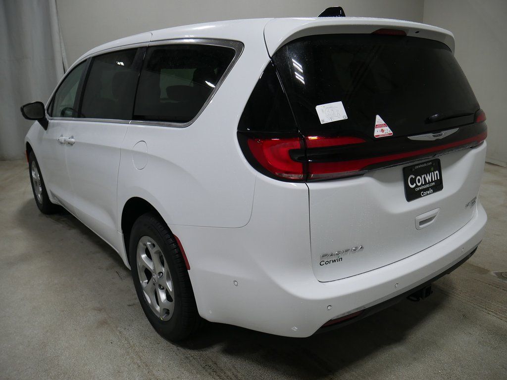 new 2024 Chrysler Pacifica car, priced at $47,925