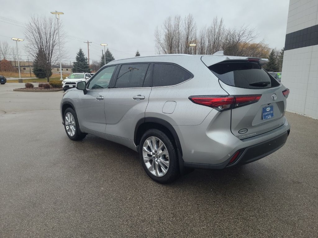 used 2021 Toyota Highlander car, priced at $41,209