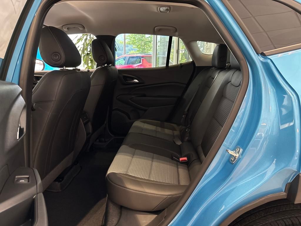 new 2025 Chevrolet Trax car, priced at $25,880