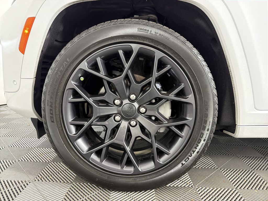 used 2025 Jeep Grand Cherokee car, priced at $53,195