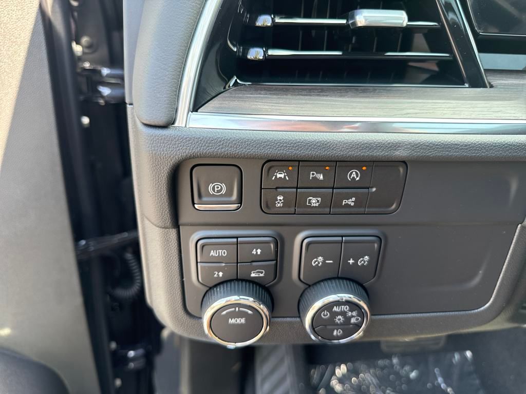 new 2025 Chevrolet Suburban car, priced at $75,380