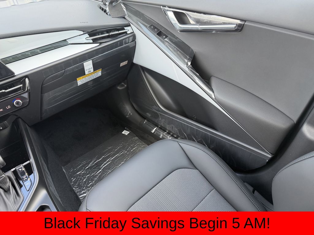 new 2025 Kia Niro car, priced at $27,663