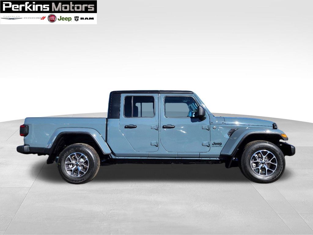 new 2025 Jeep Gladiator car, priced at $49,359