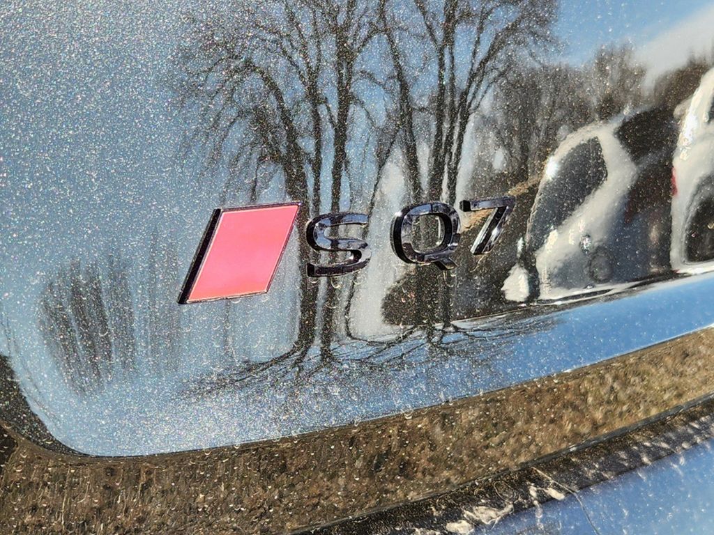 new 2025 Audi SQ7 car, priced at $98,995