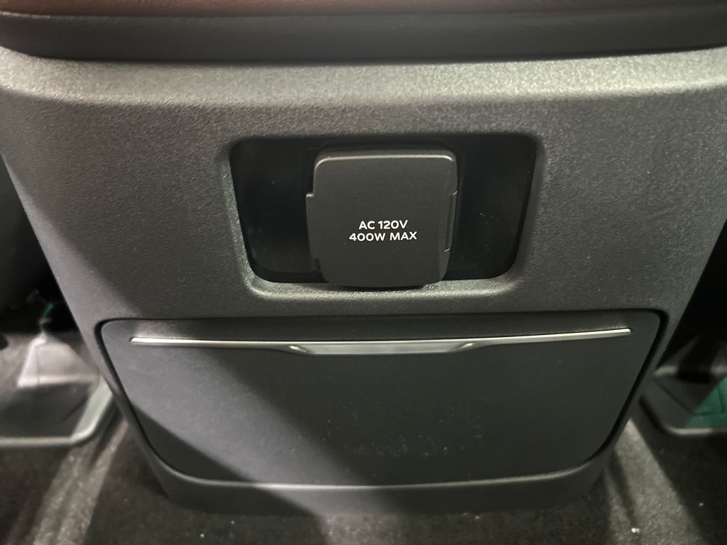 new 2025 Lincoln Navigator car, priced at $102,985