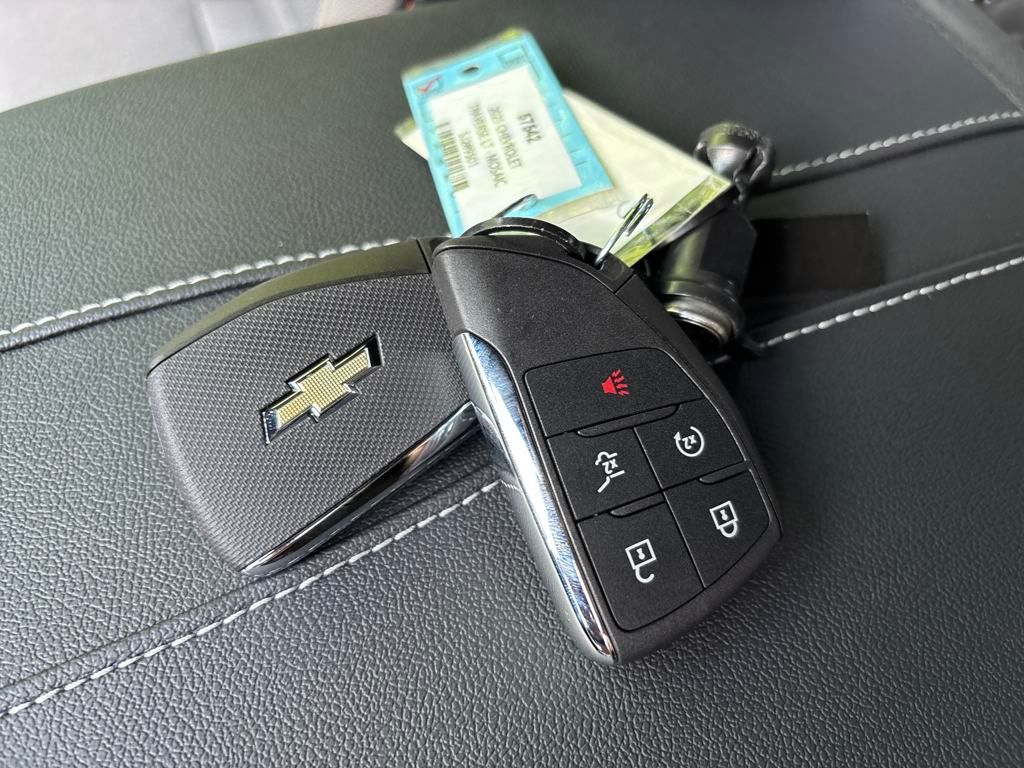 new 2025 Chevrolet Traverse car, priced at $44,695
