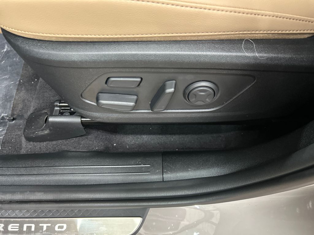 new 2025 Kia Sorento car, priced at $45,238