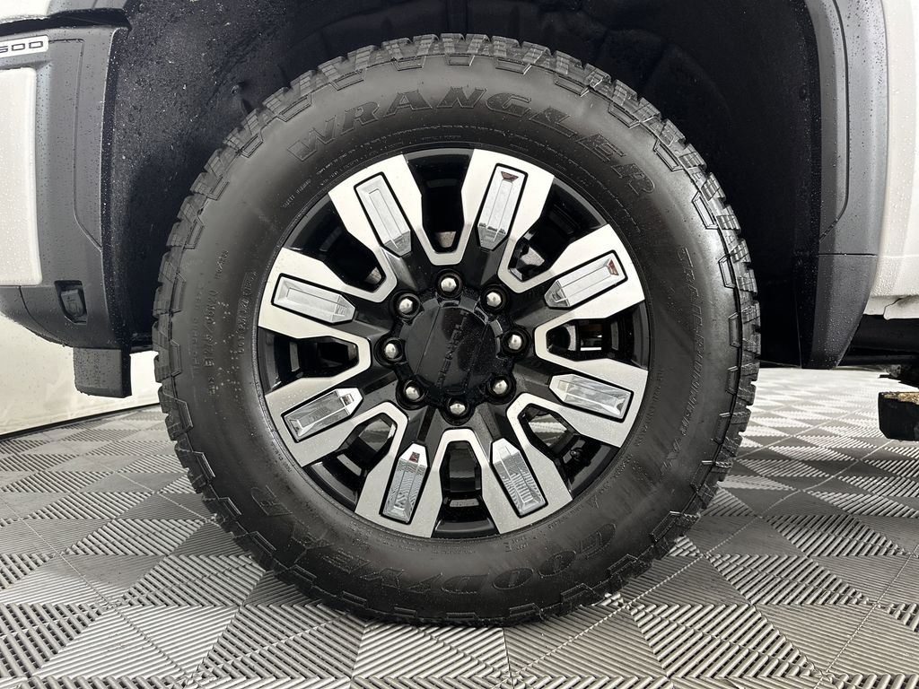 new 2025 GMC Sierra 2500HD car, priced at $85,639