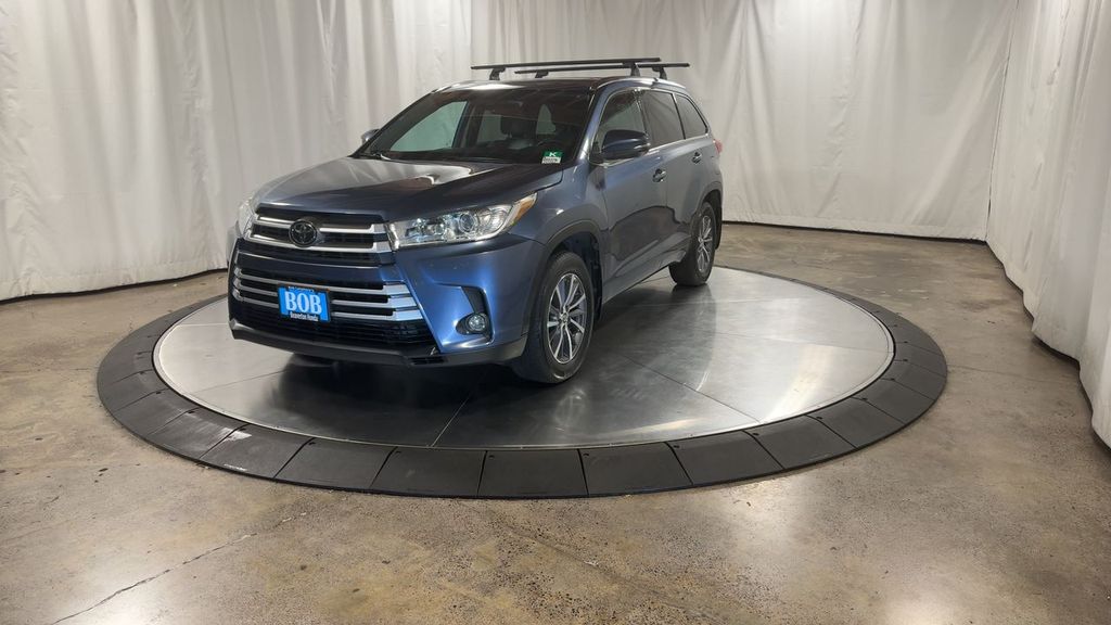 used 2018 Toyota Highlander car, priced at $23,700